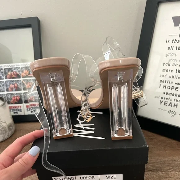 Clear Heels - Picture 5 of 5